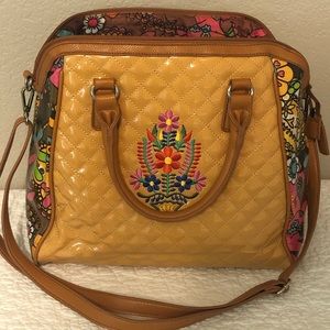 Trendy cross-body or shoulder bag!